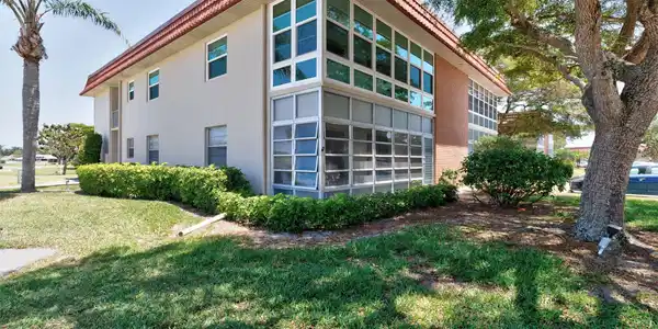 28 Pine Arbor Ln