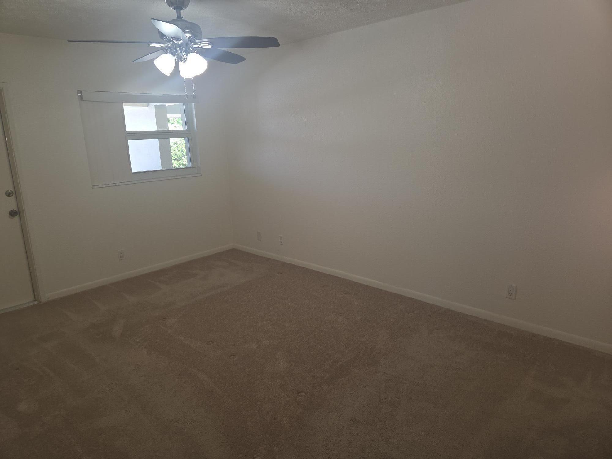 Image 3: MC MC 228 Main Bdrm