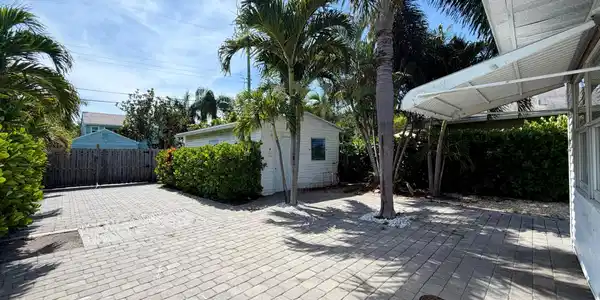 Image 2: ext
