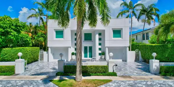260 NE Mizner Boulevard