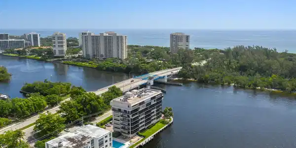 900 NE Spanish River Boulevard