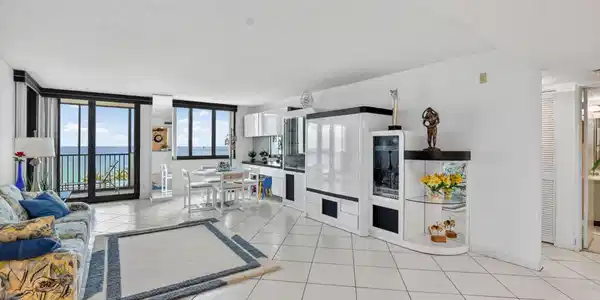 Image 3: 4-web-or-mls-DSC_2886