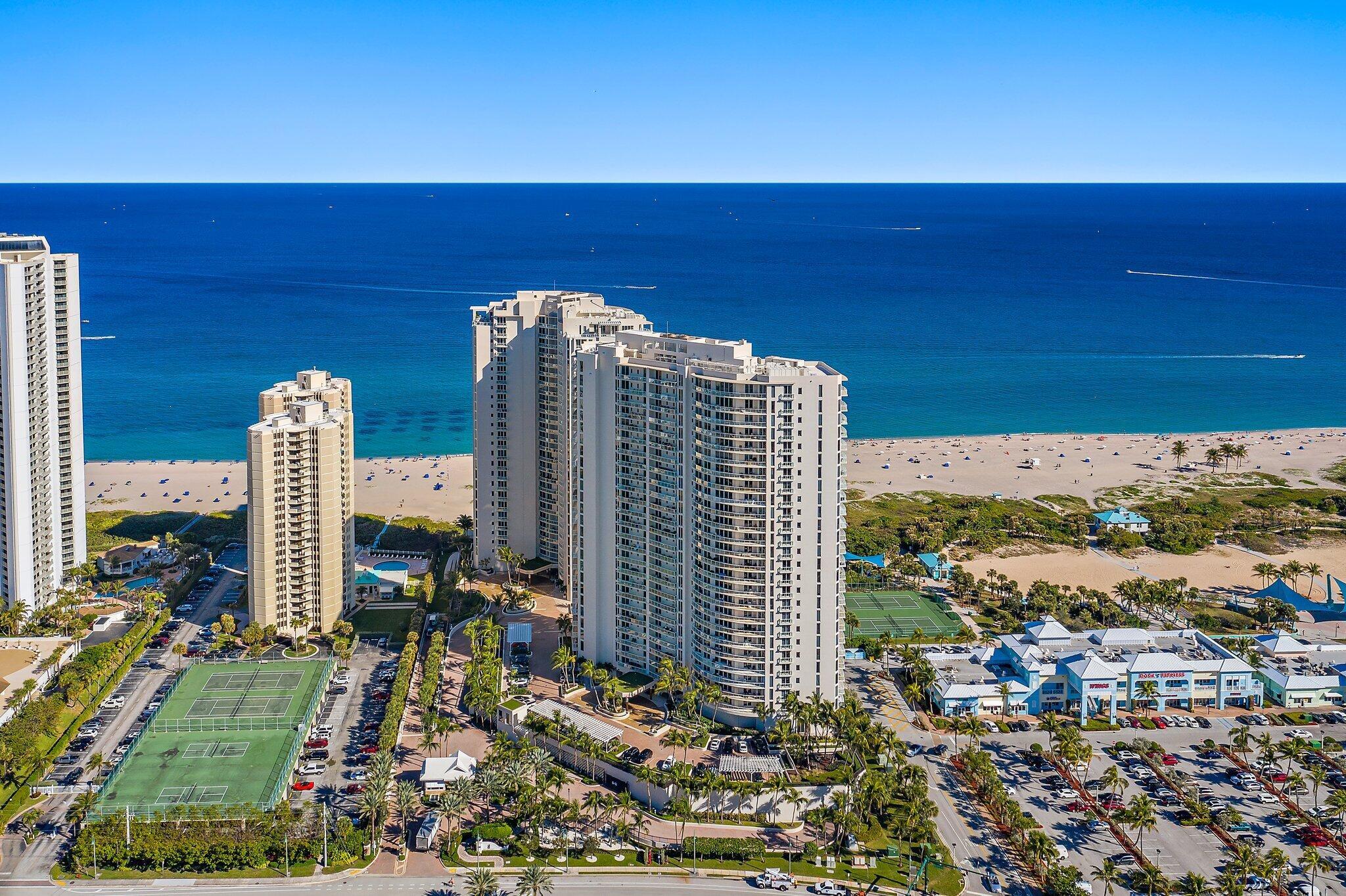 Image 3: 003-2700NorthOceanDrive-PH1-RivieraBeach