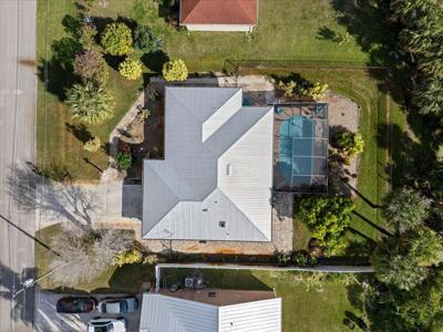 178 SW Essex Drive