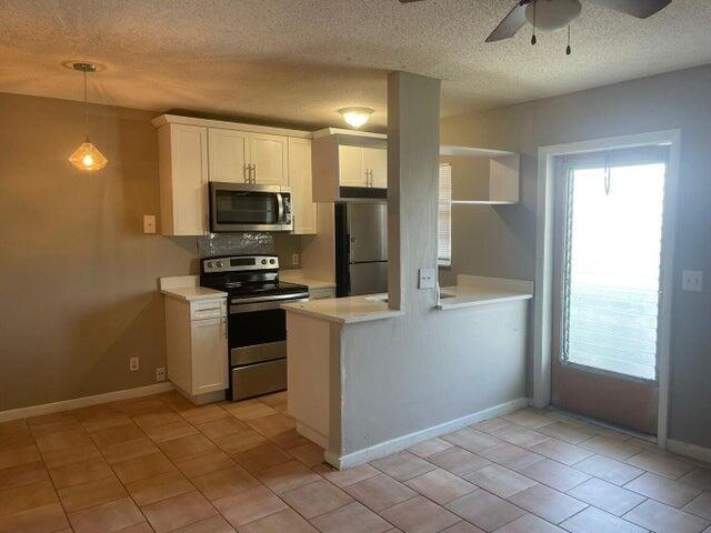Image 2: kitchen 1
