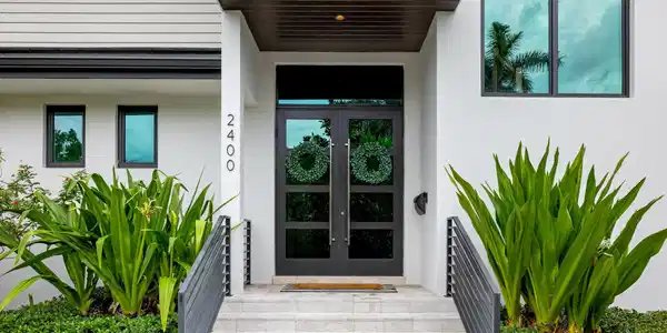 Image 3: Front 4