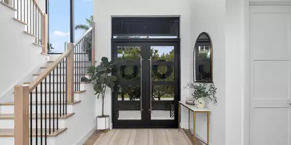 Image 4: Foyer 2