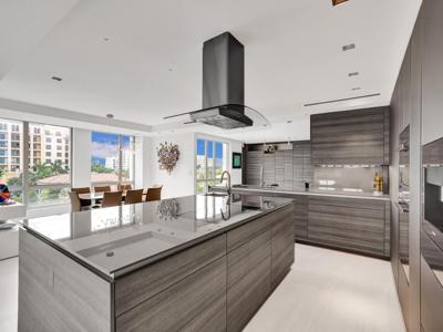327 E Royal Palm Rd