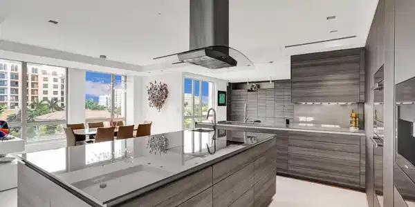 327 E Royal Palm Rd