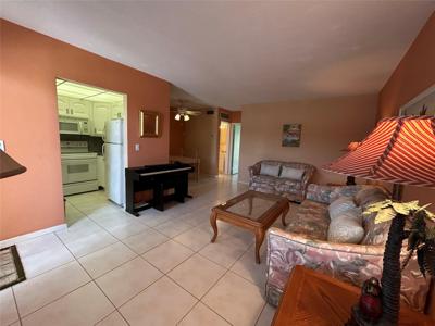 2050 NE 39th St