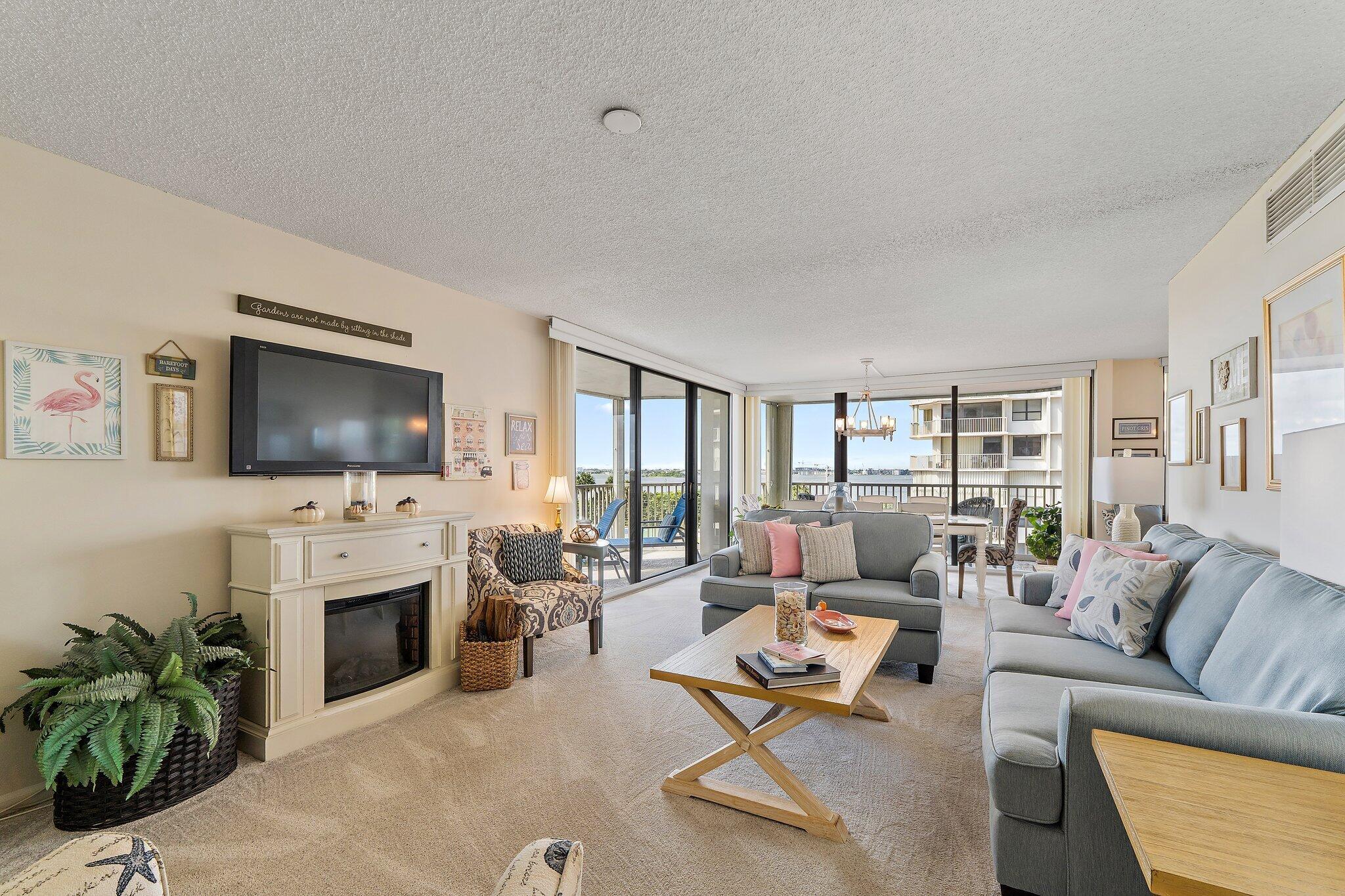 Image 4: Great Room