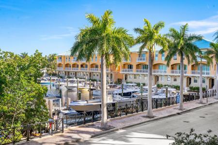 700 E Boynton Beach Boulevard