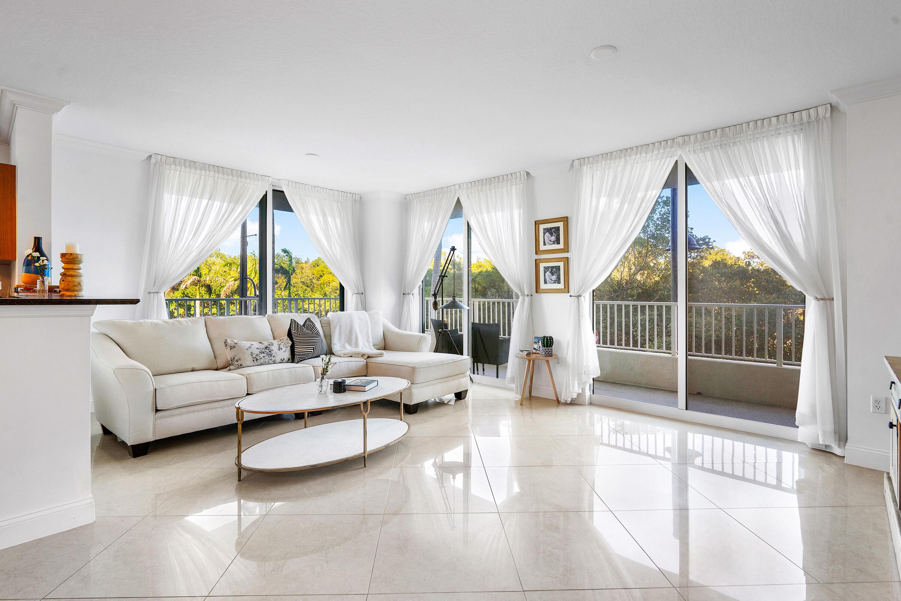 Image 2: Living room
