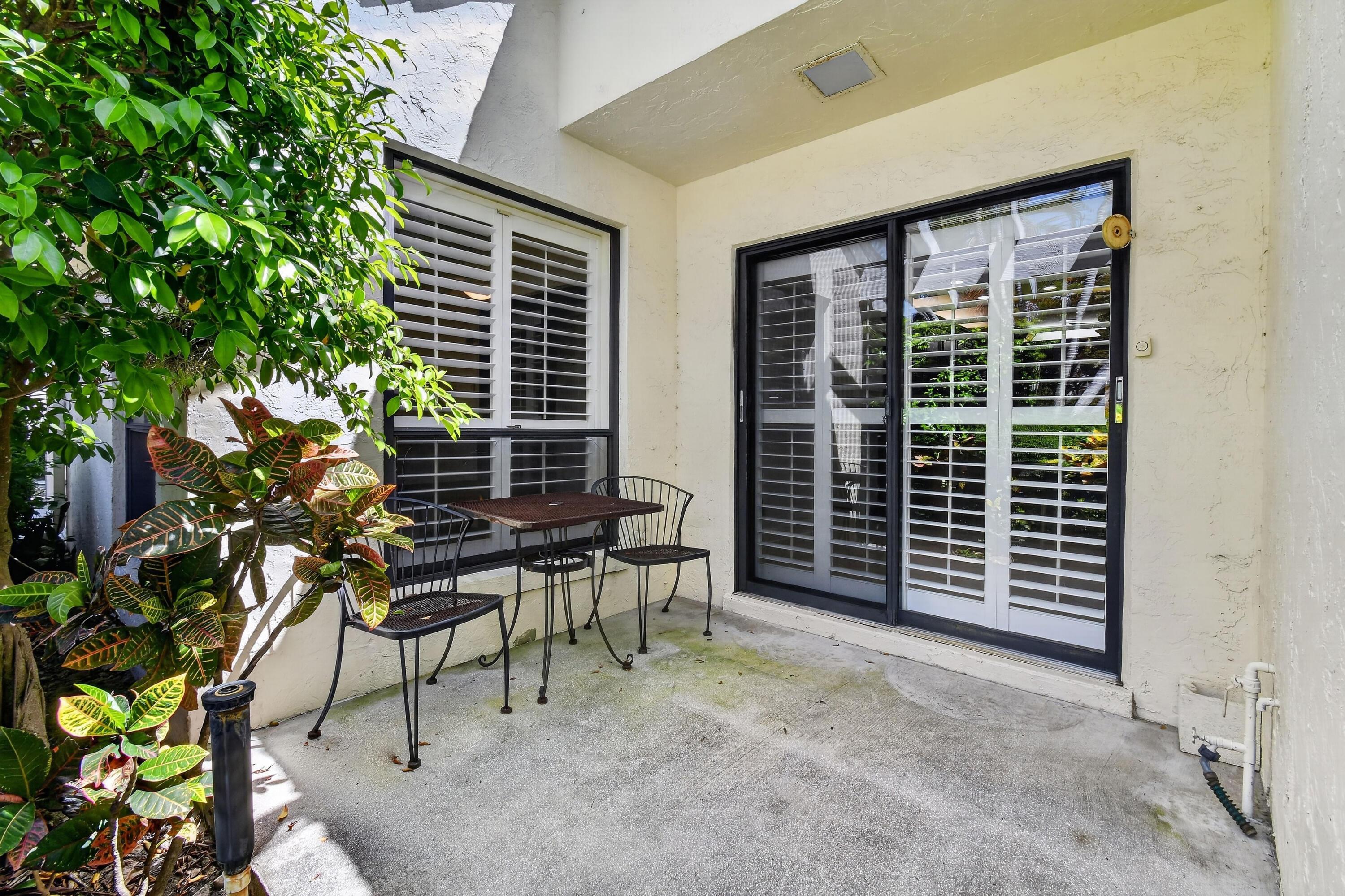 Image 4: 11453ShadyOaksLane(6)
