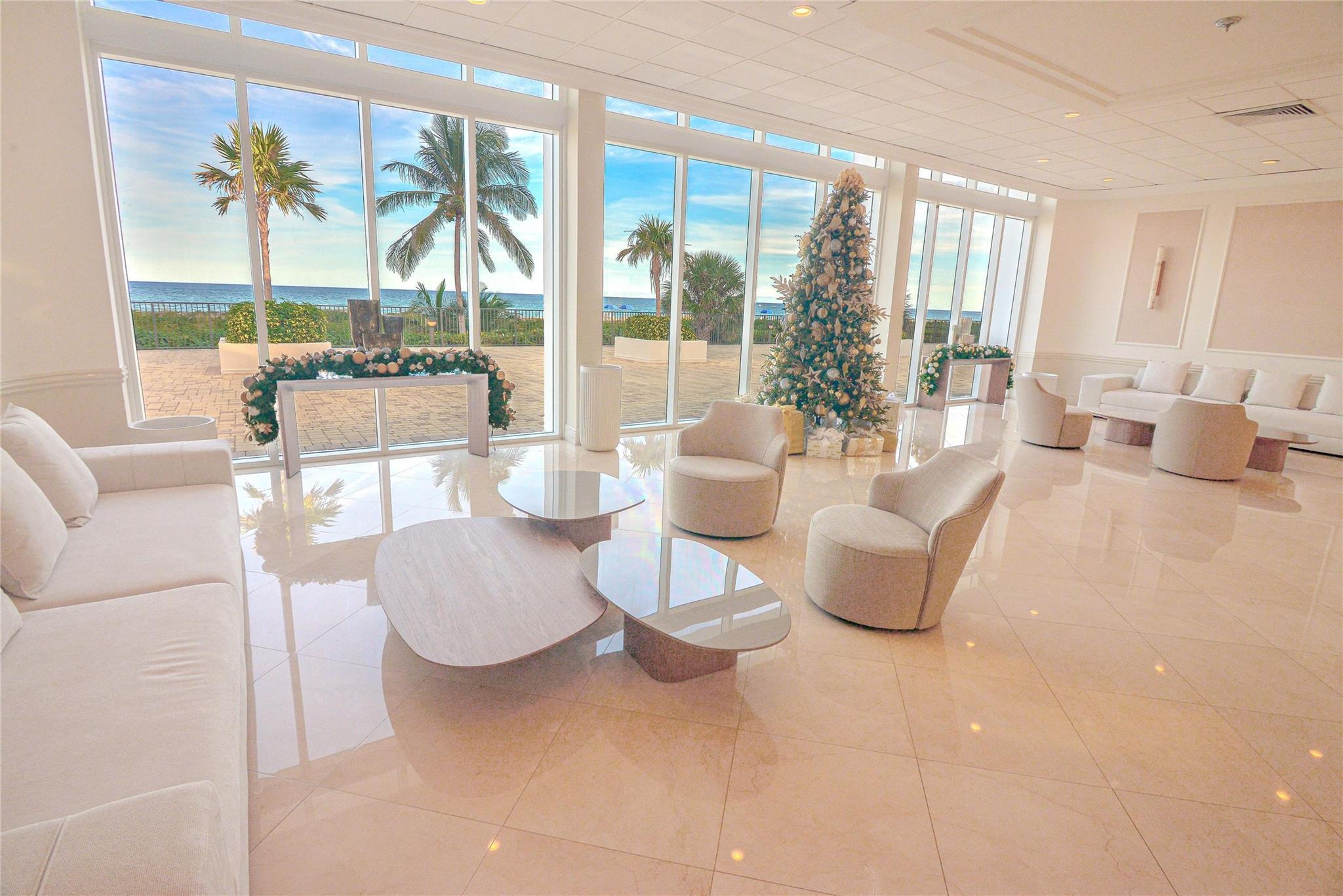 Image 4: Lobby
