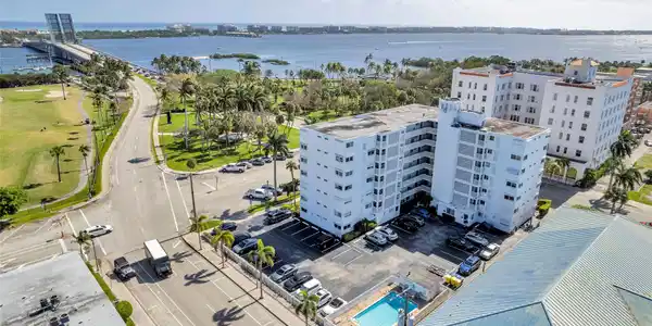 1 N Golfview Rd