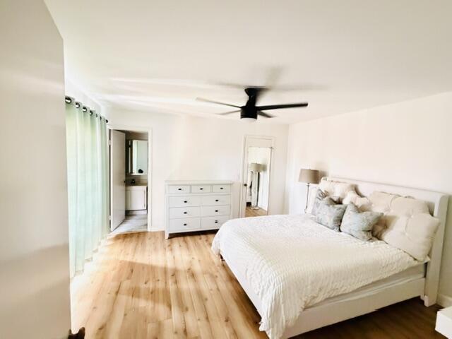 Image 3: Ensuite bedroom with walk-in closet