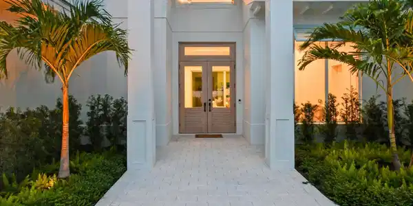 Image 4: Exterior