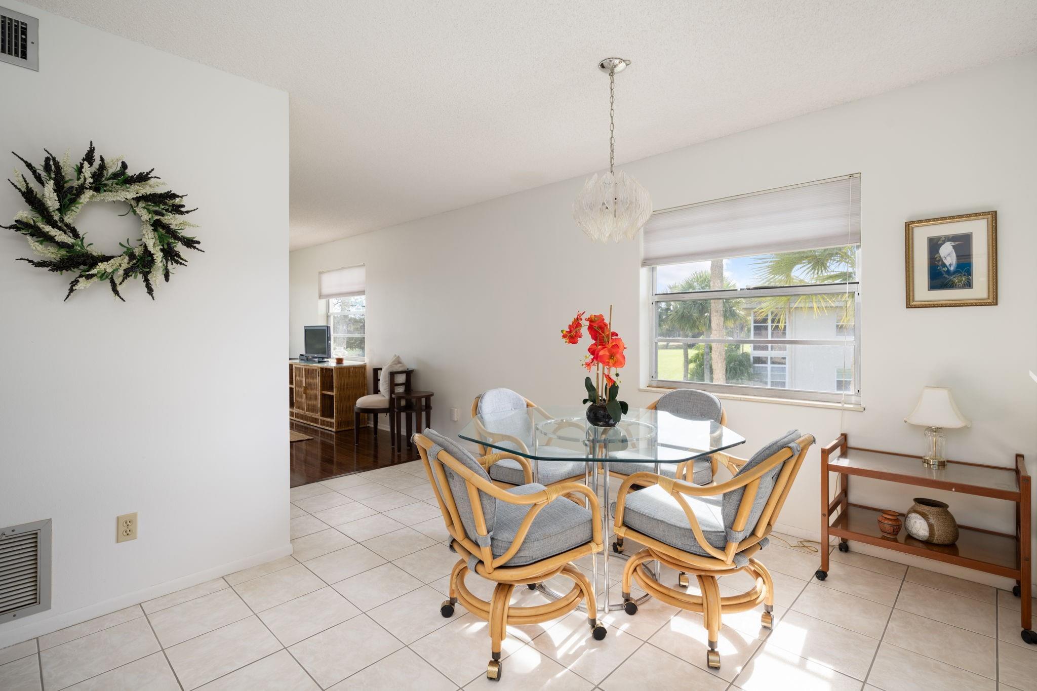 Image 2: spacious bright