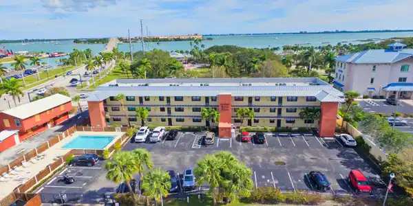701 N INDIAN RIVER Drive