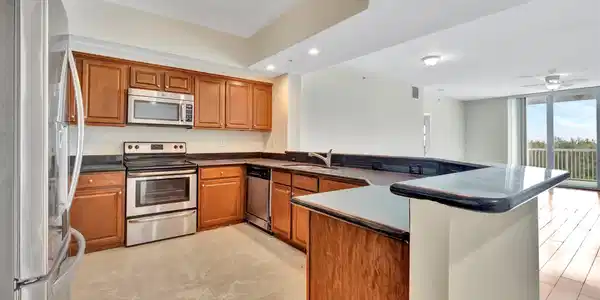 14951 Royal Oaks Ln