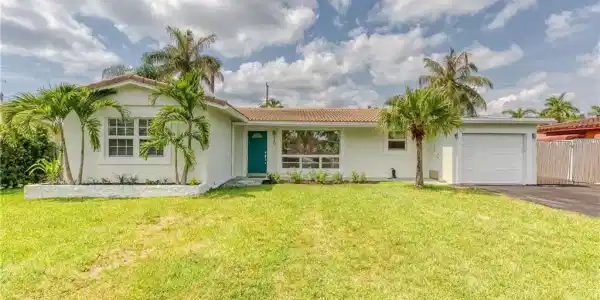 440 NE 26th Ter