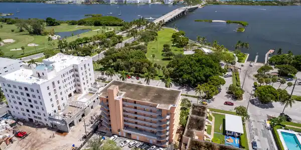 15 S Golfview Road
