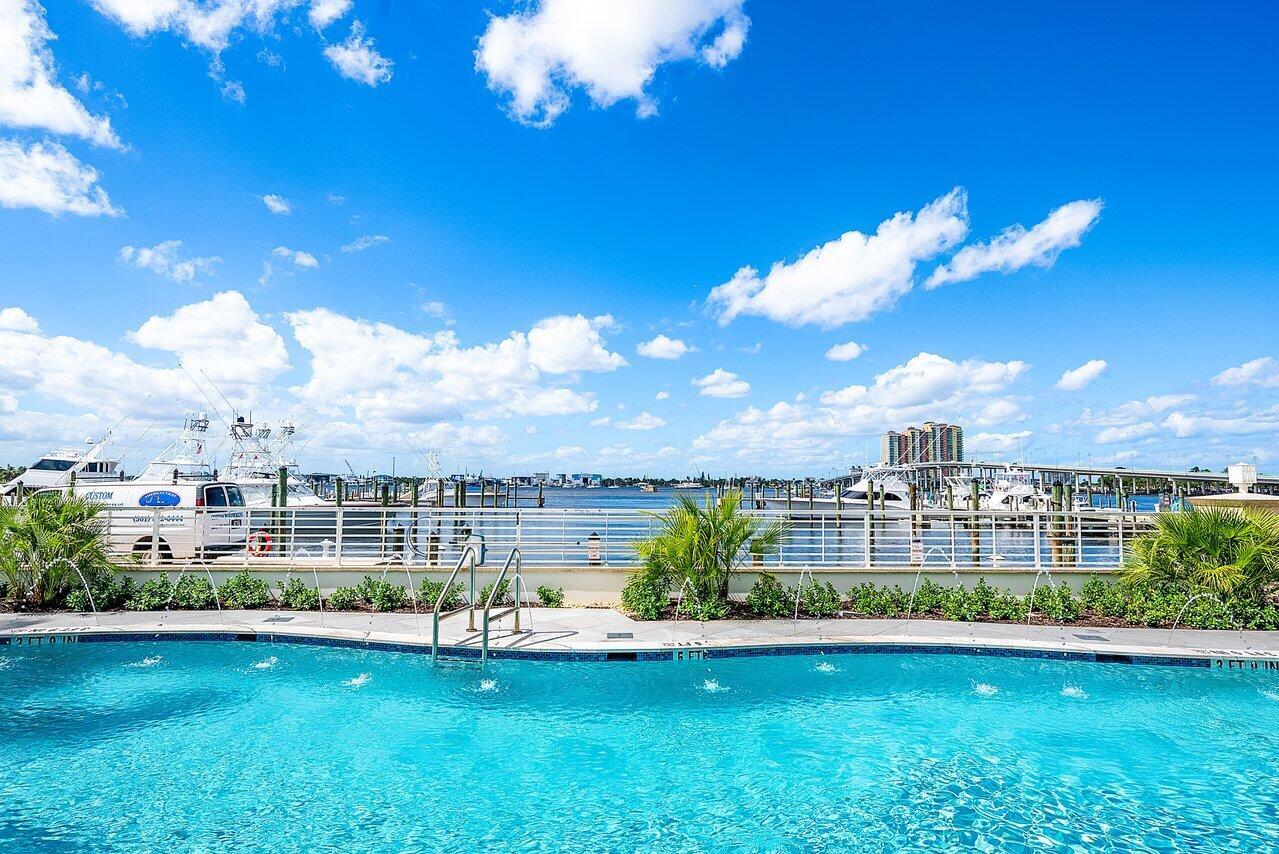 Image 3: 012-184LakeDrive-PalmBeachShores-FL-3340