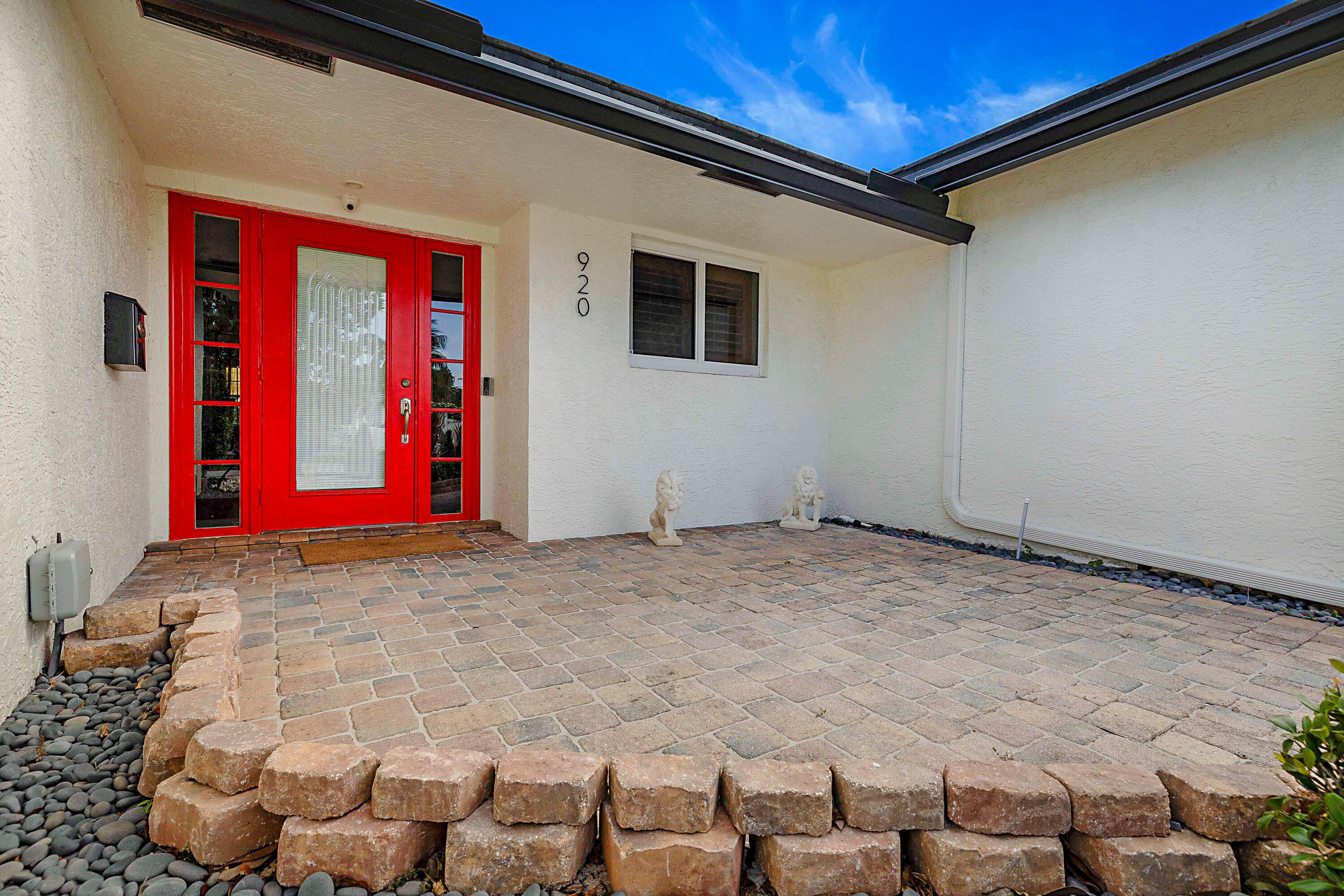 Image 3: 920 SE 17th St -3