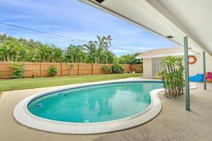 320 NE 3rd Court