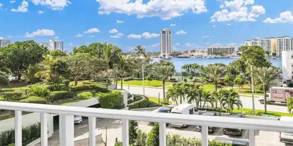 550 S Ocean Boulevard