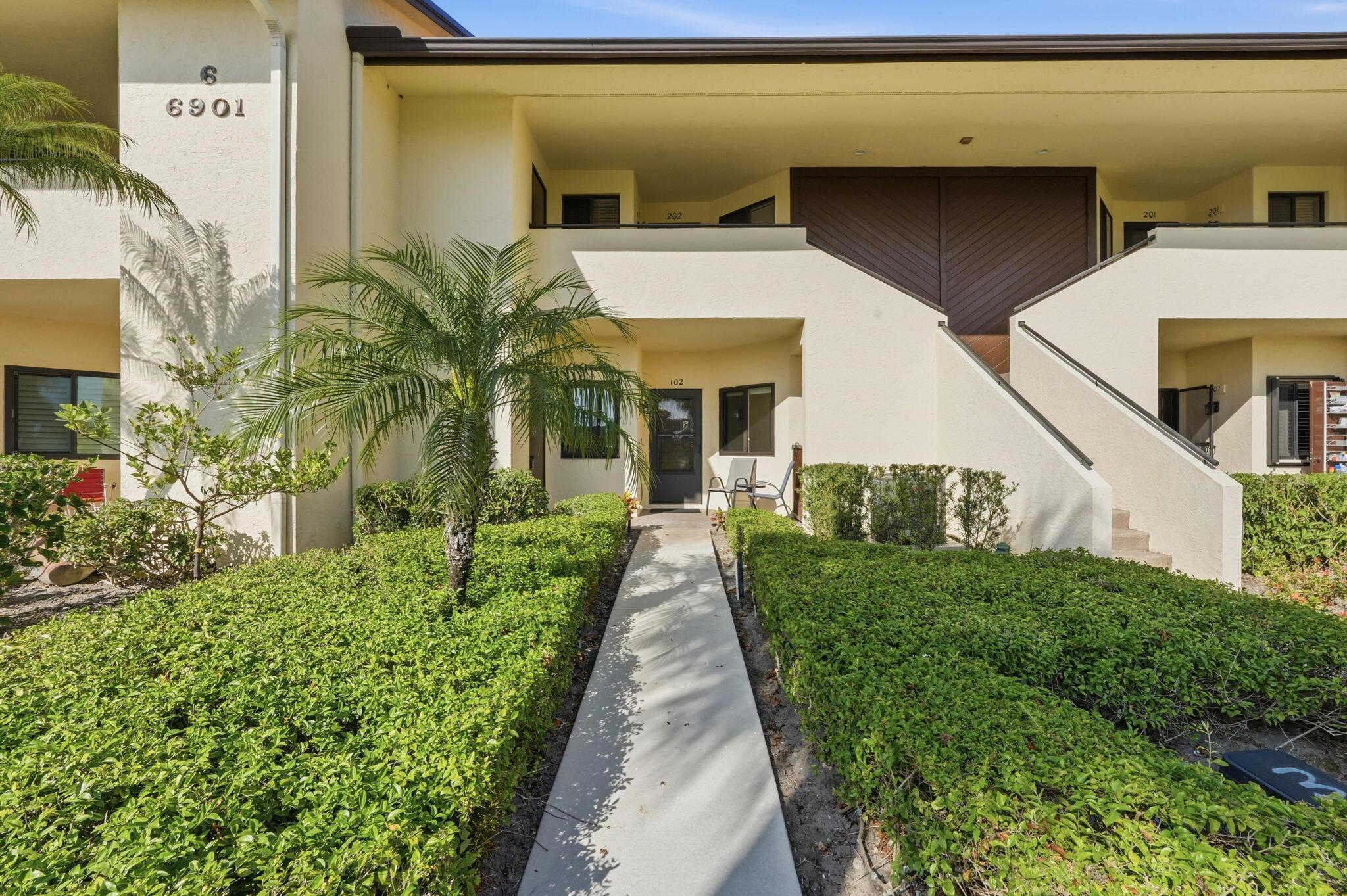 Image 3: 38-web-or-mls-6901_SE_Constitution_Blvd_