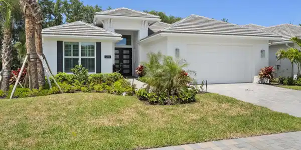 4226 Lucaya Pointe Way