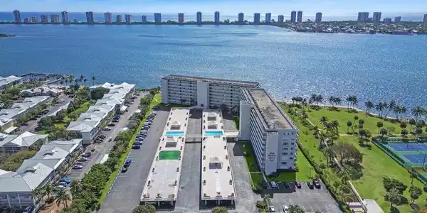 801 Lake Shore Drive