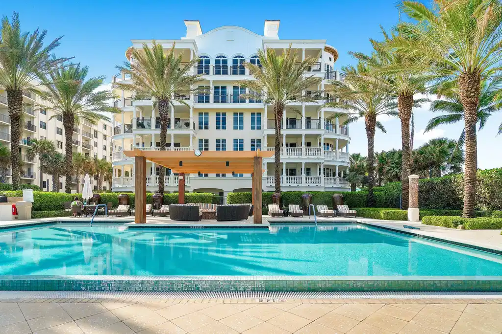 Image 1: 040-155SouthOceanAvenue-303-PalmBeachSho