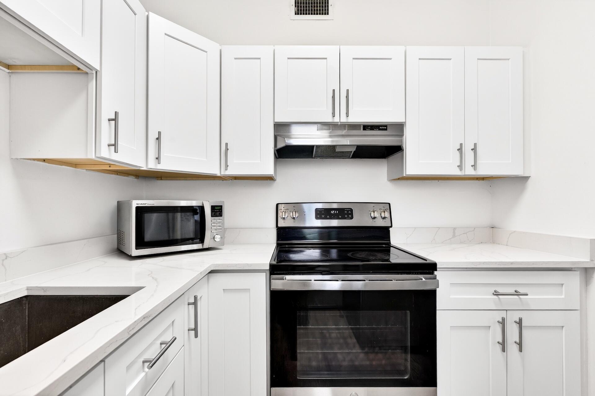 Image 3: Horizon 104 KITCHEN AREA-2