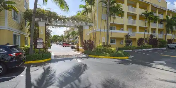 1501 E Broward Blvd