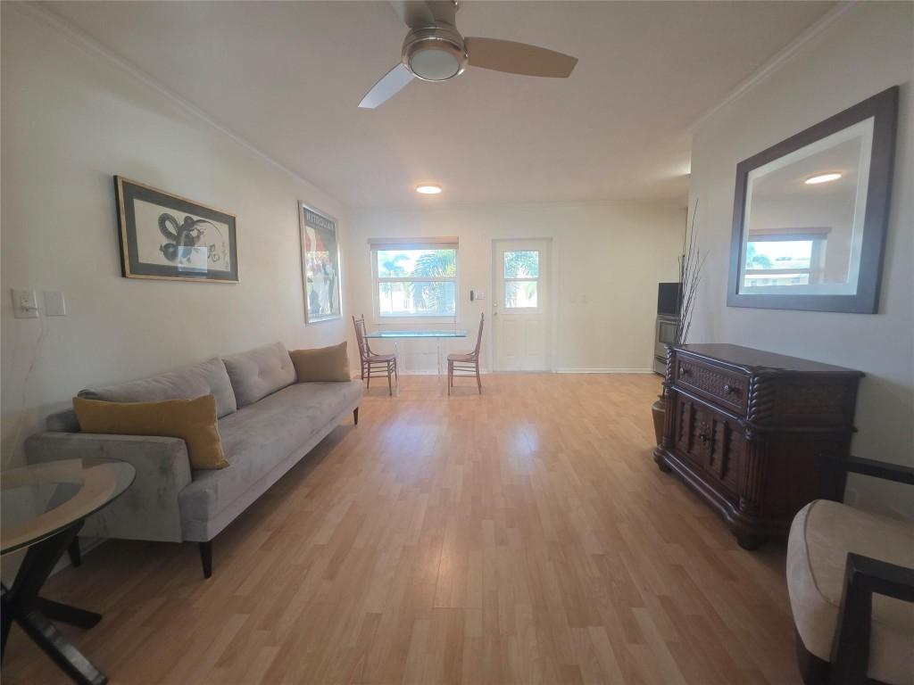 Image 4: Photo 4