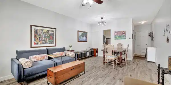Image 2: This 1 bedroom, 1 bath condo has a spacious layout
