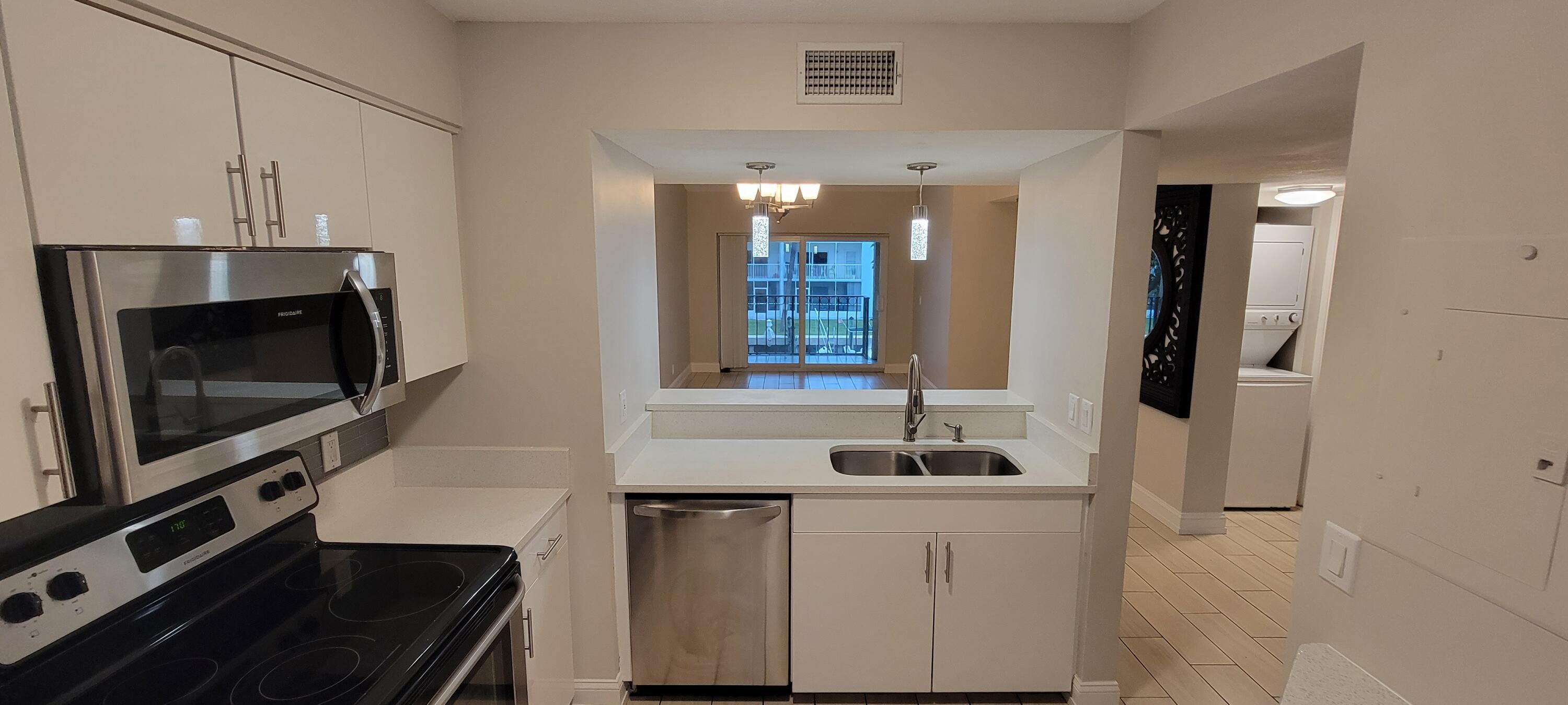Image 3: 2 - Kitchen