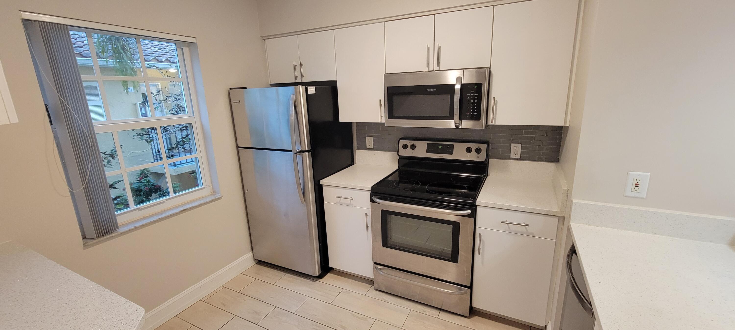 Image 4: 2A - Kitchen