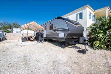 325 Calusa St #497