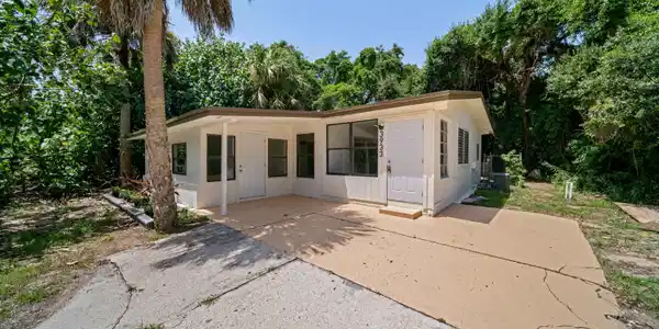 3933 Old Dixie Highway