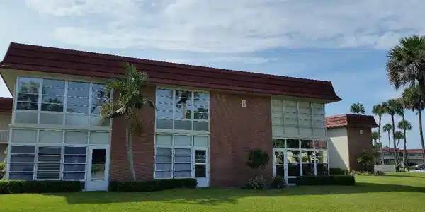 6 Vista Palm Lane