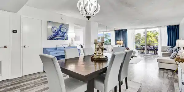 Image 4: Dining Area