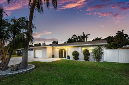 637 Las Palmas Park