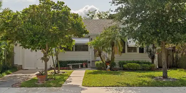 318 N Ocean Breeze