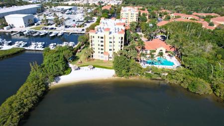 800 Scotia Drive