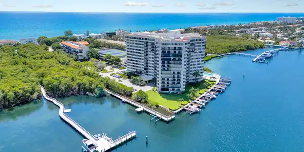 Image 2: 2 The Regency Intracoastal Pearl