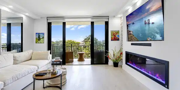 Image 4: 8 High Impact Windows & Doors